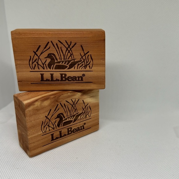 Cedar Blocks for Clothes Storage, Aromatic Cedar Wood Blocks - Picture 2 of 2